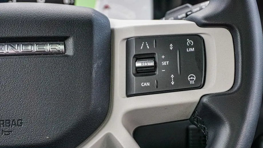 2025 Land Rover Defender 110 P300 S