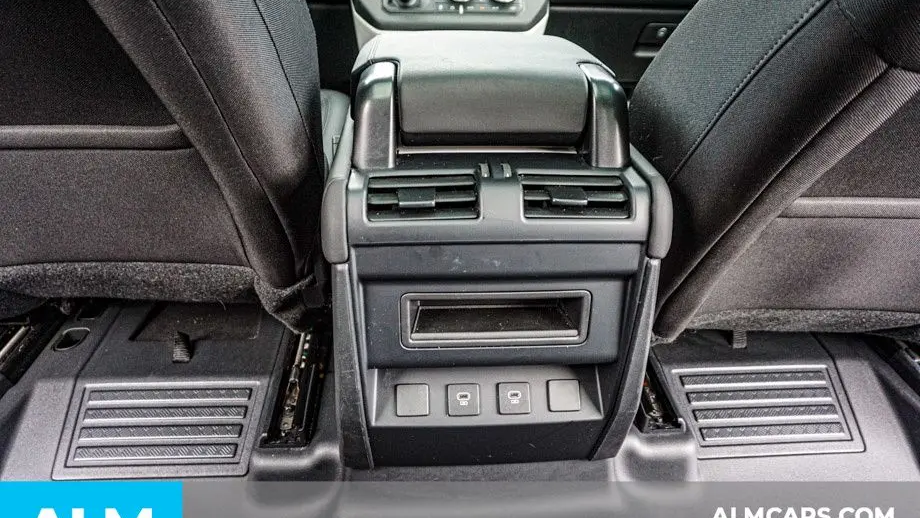 2025 Land Rover Defender 110 P300 S