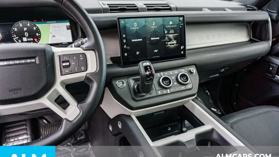 2025 Land Rover Defender 110 P300 S