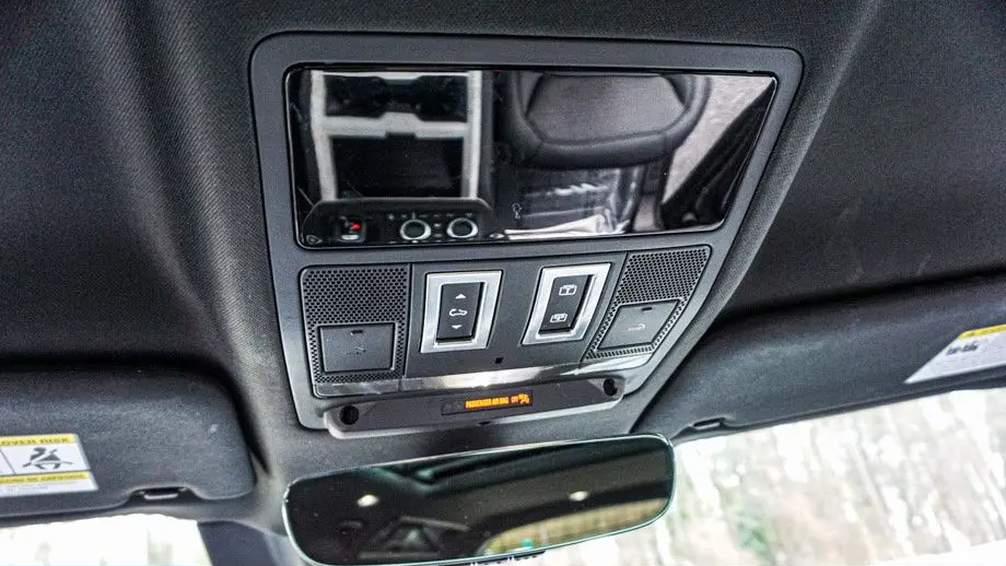 2025 Land Rover Defender 110 P300 S