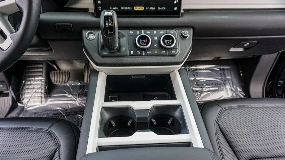 2025 Land Rover Defender 110 P300 S