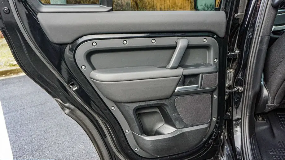 2025 Land Rover Defender 110 P300 S