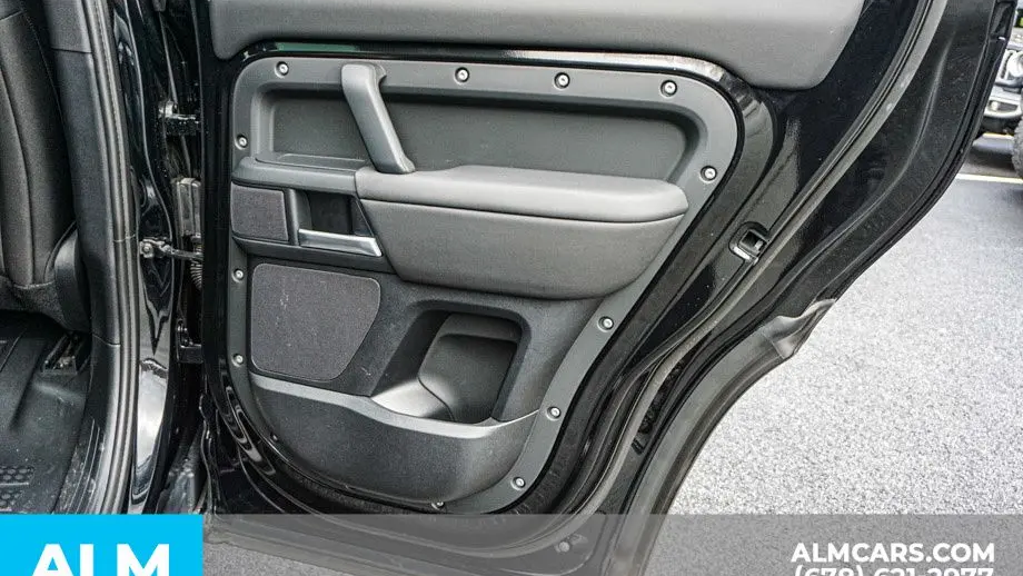 2025 Land Rover Defender 110 P300 S
