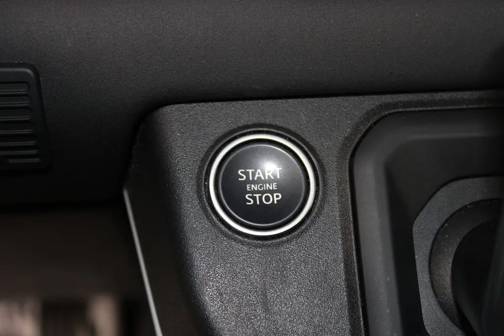 2025 Land Rover Defender - $49,948