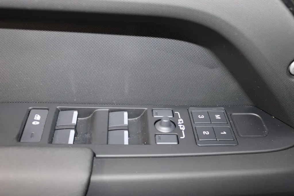 2025 Land Rover Defender - $49,948
