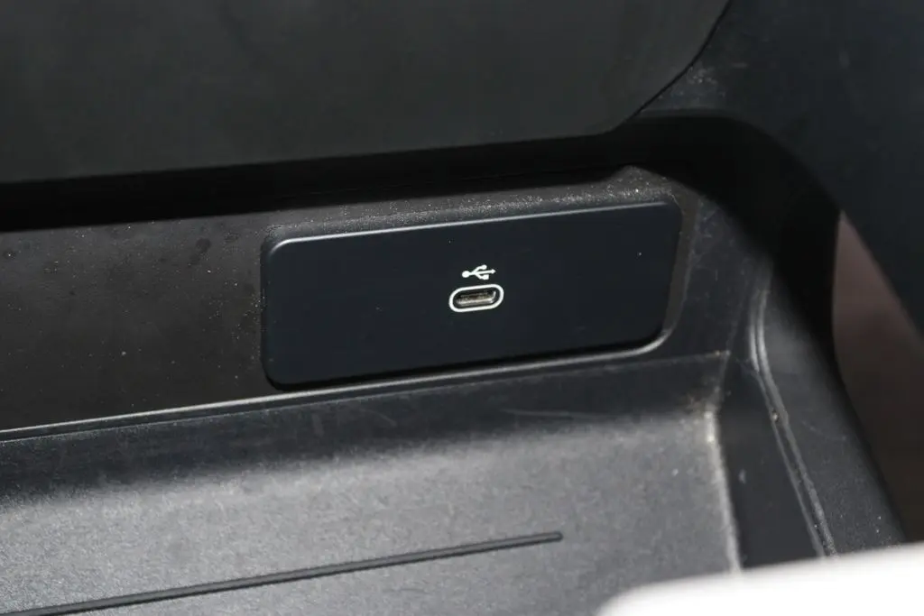 2025 Land Rover Defender - $49,948