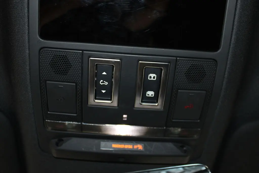 2025 Land Rover Defender - $49,948