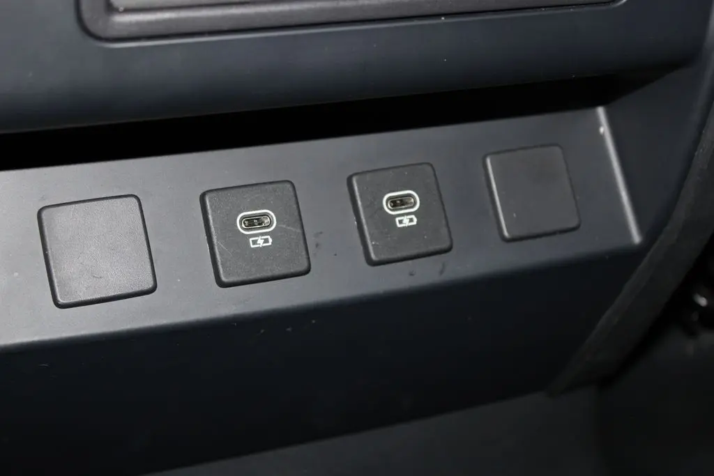 2025 Land Rover Defender - $49,948