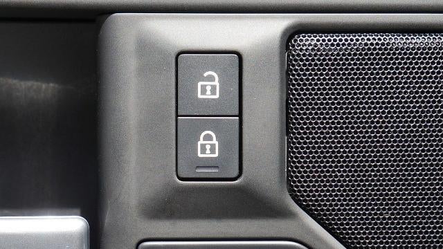 2025 Land Rover Defender 110 P300 S
