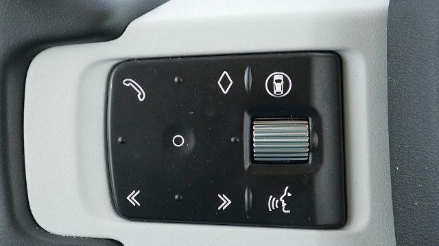 2025 Land Rover Defender 110 P300 S