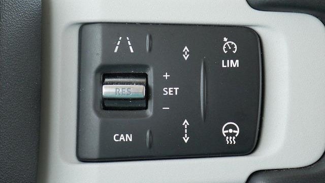2025 Land Rover Defender 110 P300 S