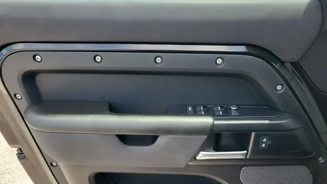 2020 Land Rover Defender 110 S