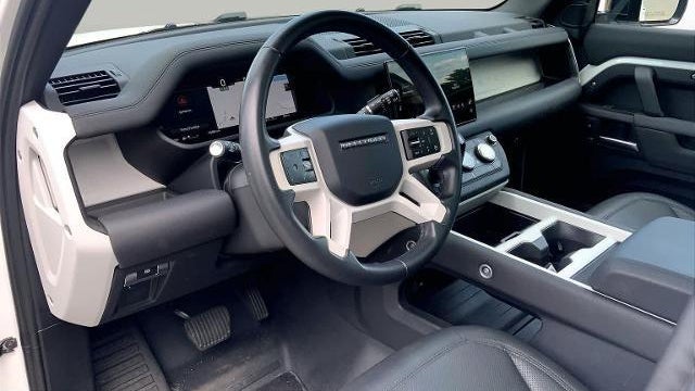 2025 Land Rover Defender 110 P300 S