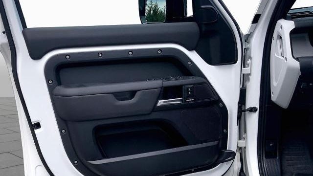 2025 Land Rover Defender 110 P300 S