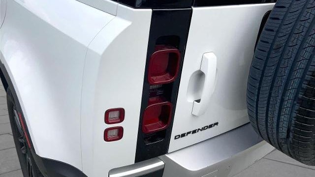 2025 Land Rover Defender 110 P300 S