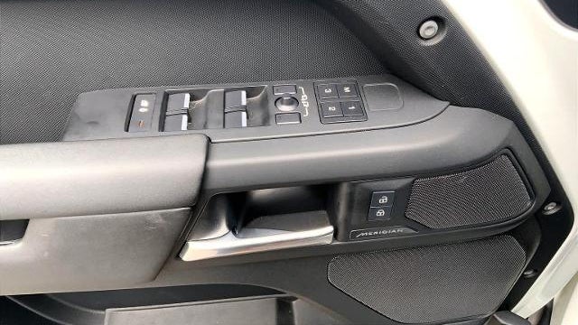 2025 Land Rover Defender 110 P300 S