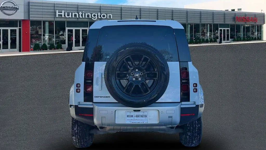 2025 Land Rover Defender 110 P300 S