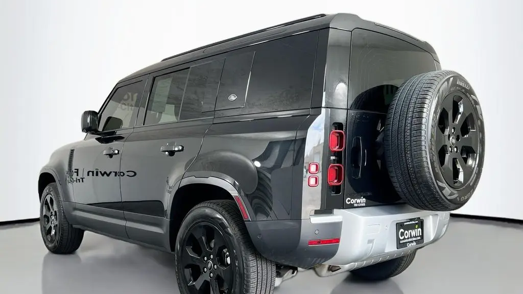 2022 Land Rover Defender 110 S