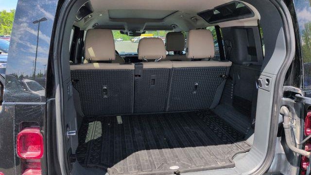 2022 Land Rover Defender 110 S