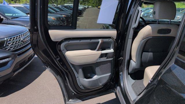 2022 Land Rover Defender 110 S