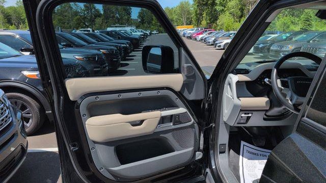 2022 Land Rover Defender 110 S