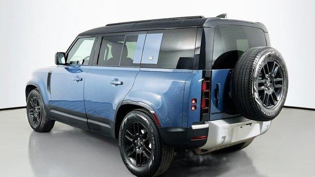 2022 Land Rover Defender 110 S