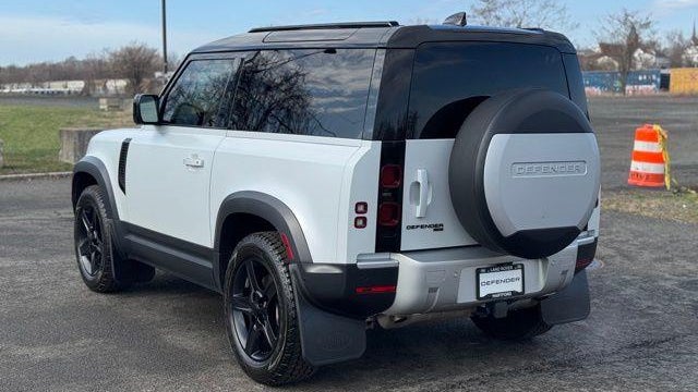 2023 Land Rover Defender 90 SE