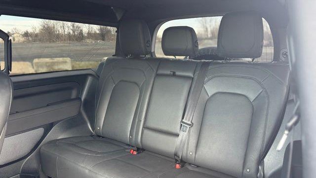 2023 Land Rover Defender 90 SE