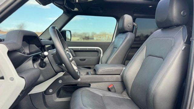 2023 Land Rover Defender 90 SE