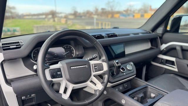 2023 Land Rover Defender 90 SE