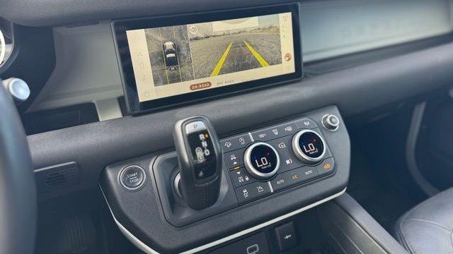 2023 Land Rover Defender 90 SE