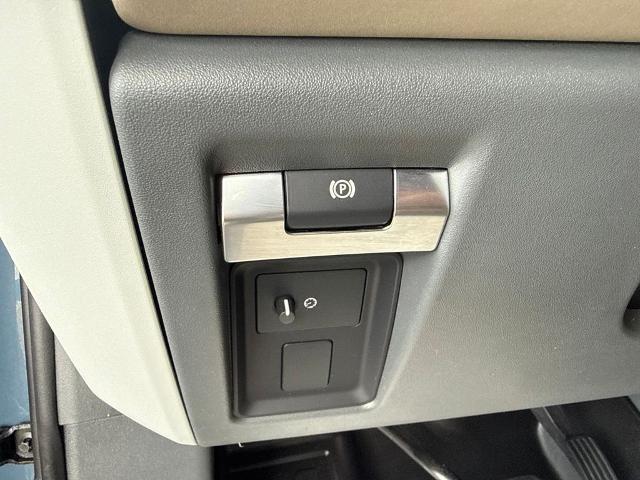 2023 Land Rover Defender - $46,071