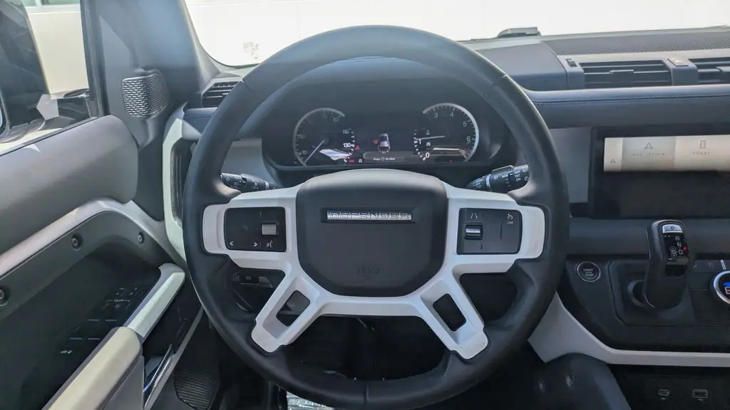 2023 Land Rover Defender 110 SE