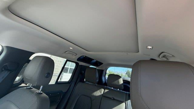 2020 Land Rover Defender 110 SE
