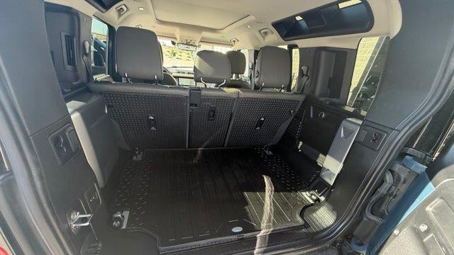 2020 Land Rover Defender 110 SE