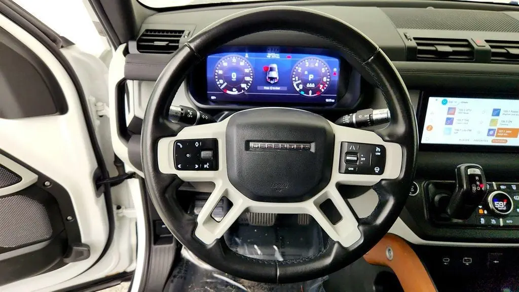 2020 Land Rover Defender 110 SE