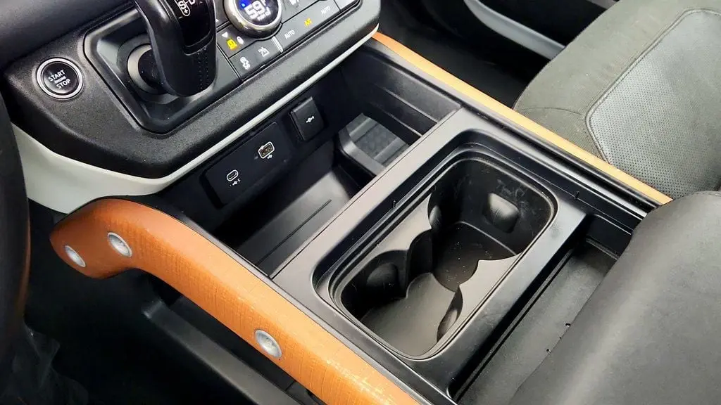 2020 Land Rover Defender 110 SE