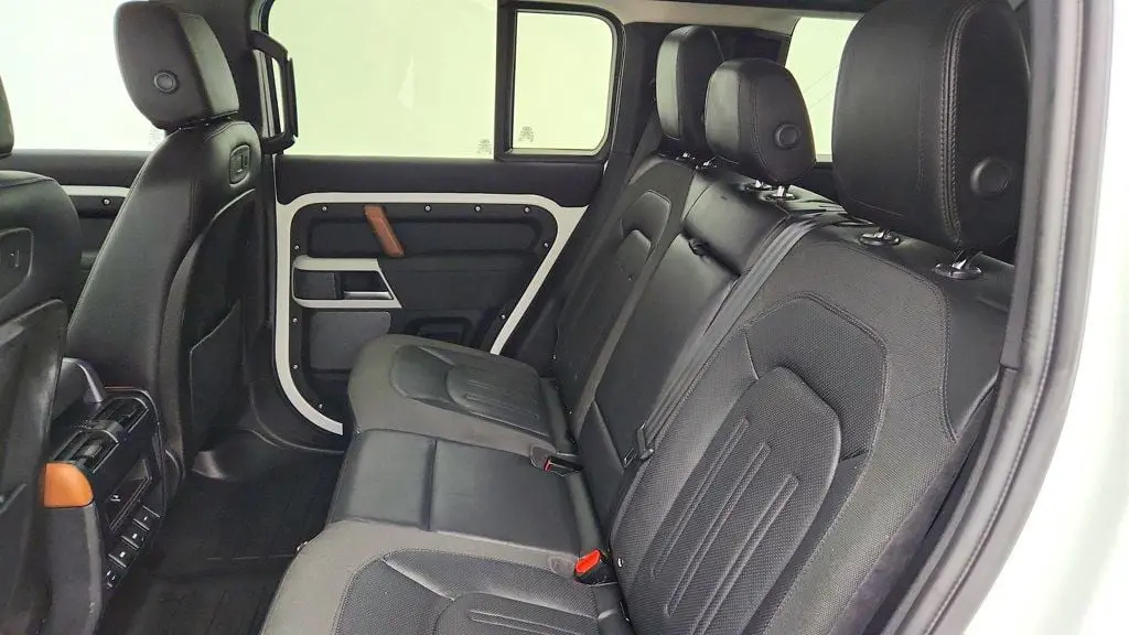 2020 Land Rover Defender 110 SE