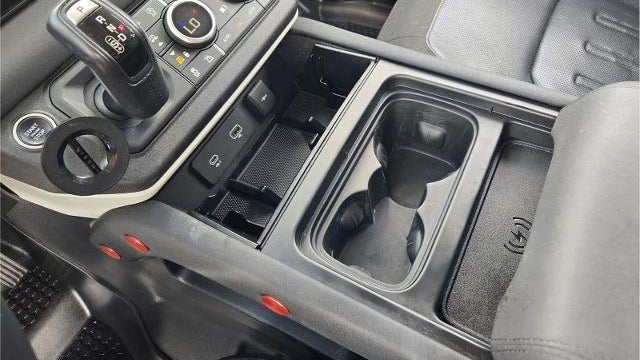 2020 Land Rover Defender 110 SE