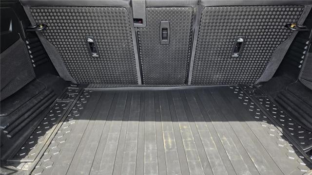 2020 Land Rover Defender 110 SE