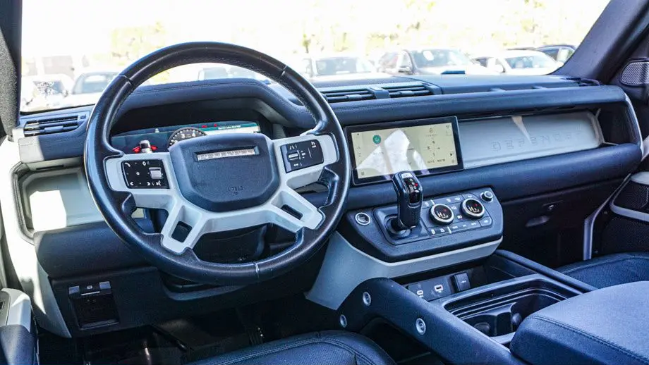 2022 Land Rover Defender 110 SE