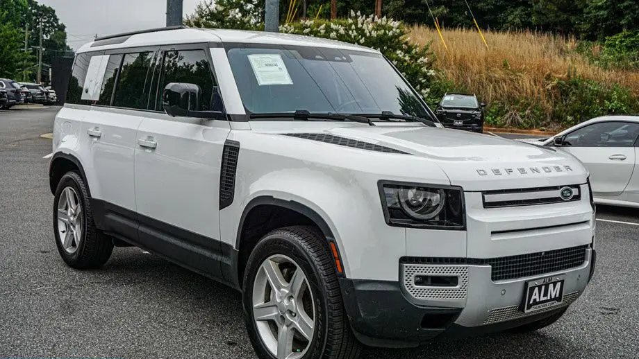 2022 Land Rover Defender 110 SE