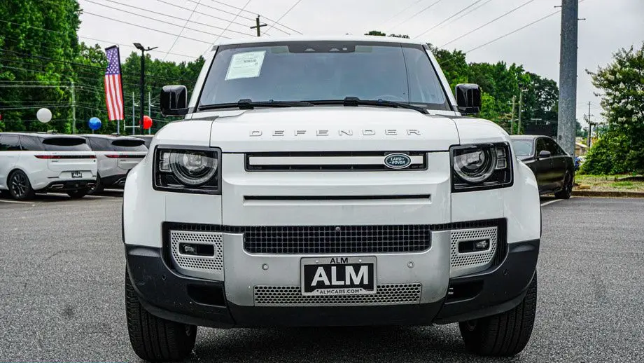 2022 Land Rover Defender 110 SE
