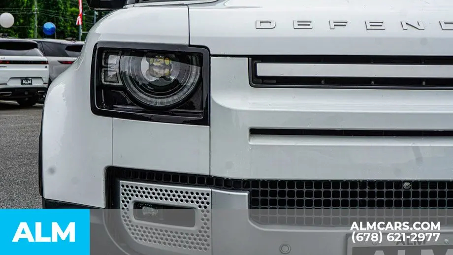 2022 Land Rover Defender 110 SE