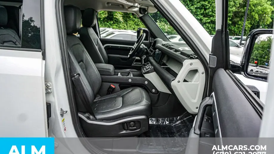 2022 Land Rover Defender 110 SE