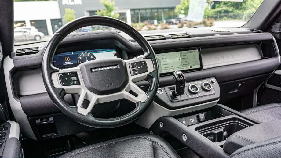 2022 Land Rover Defender 110 SE