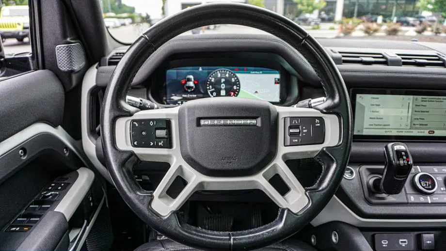 2022 Land Rover Defender 110 SE