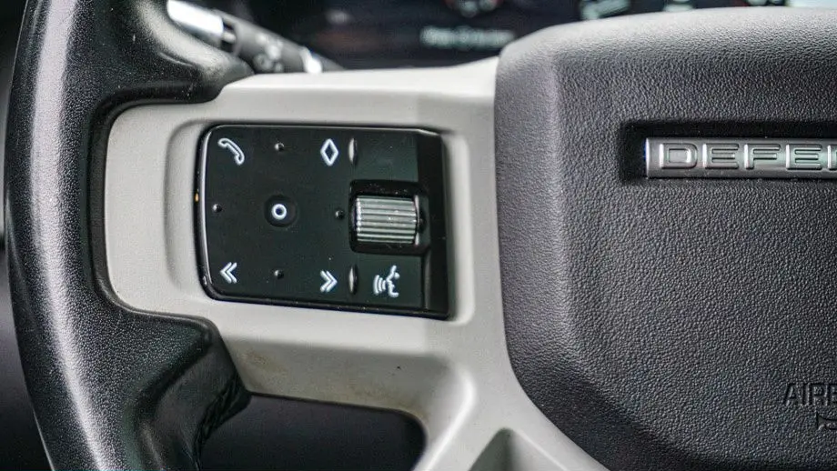 2022 Land Rover Defender 110 SE