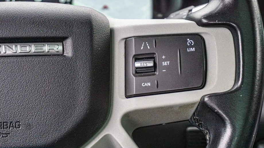 2022 Land Rover Defender 110 SE
