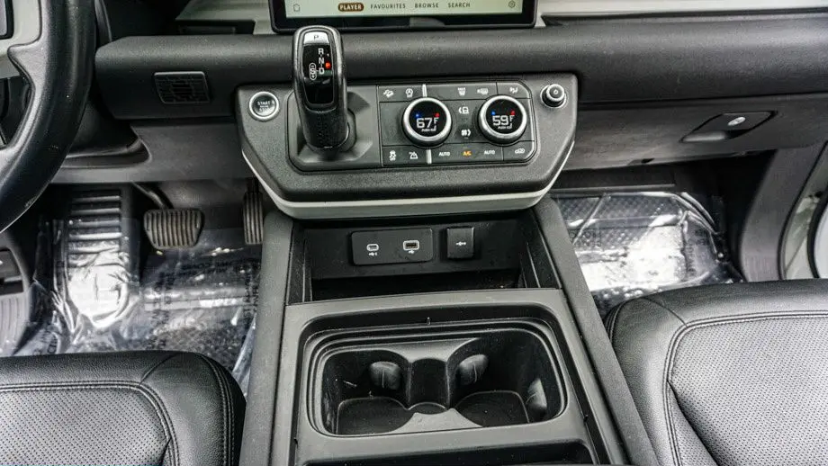 2022 Land Rover Defender 110 SE